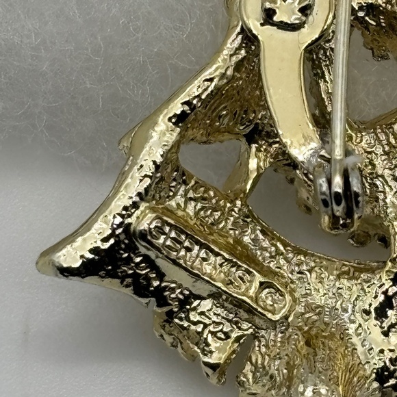 Vintage Gerry's Christmas Tree Pin, Gold Metal Green Red Decorations, Book Piece - Picture 12 of 15